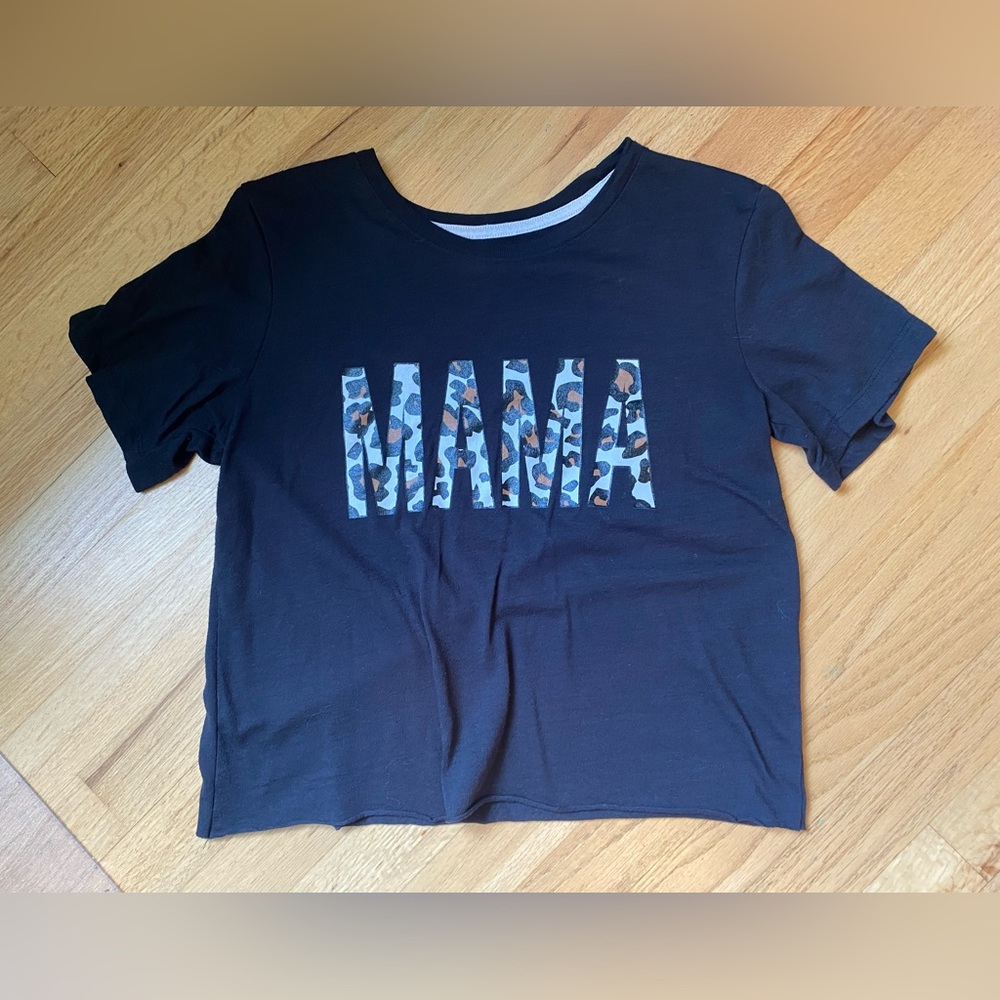 Women’s Small Mama Crop Tshirt